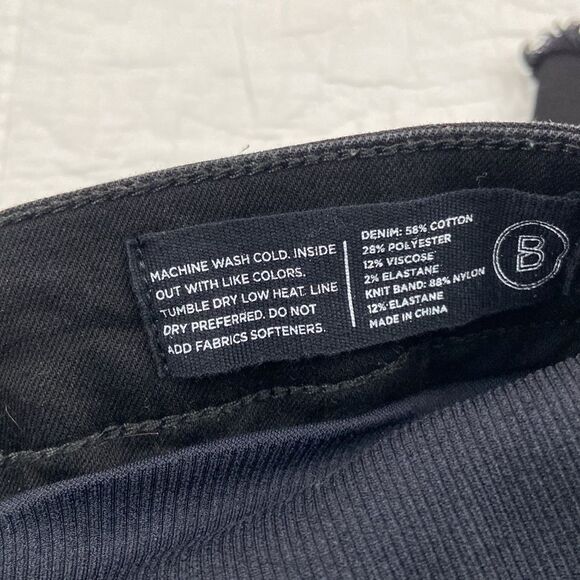 Blanqi Maternity Black High-Waisted Jeans with Distressed Knees size 6 - Picture 6 of 9